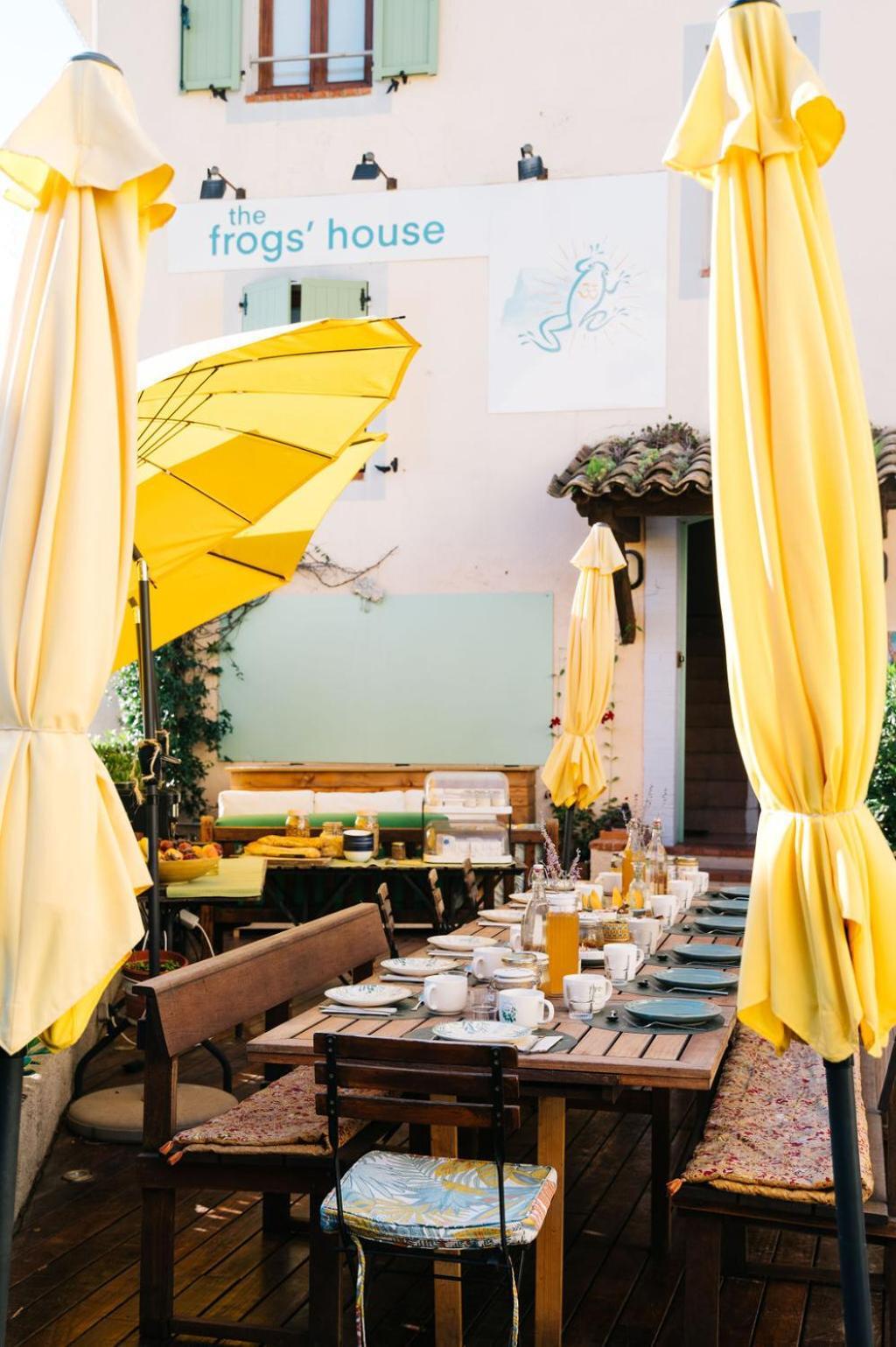 Bed and Breakfast The Frogs' House - Yoga Retreat Saint-Jeannet  Exterior foto